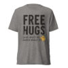 Free Hugs (Just Don’t Be Weird About It) – Premium Poppersona T-Shirt - 画像 (22)